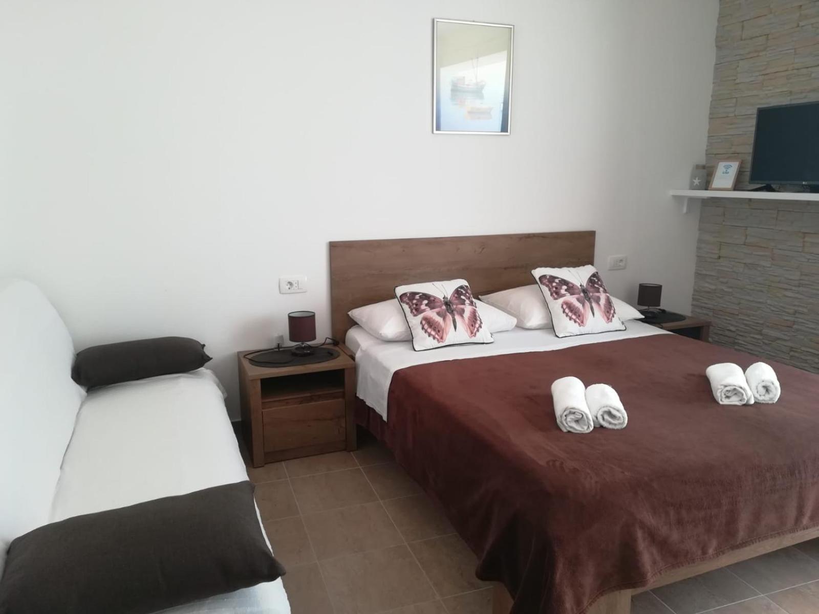 Apartmani “Kresimir” Omiš Eksteriør billede